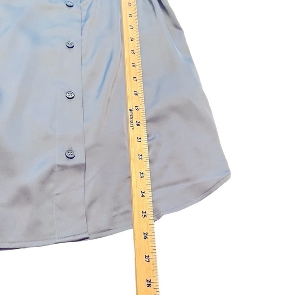 H&M Long Sleeve Polyester V Neck Collared Button up Blouse NWT Size XS - Picture 6 of 9